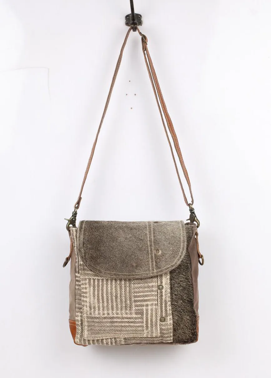 Edge Flap Shoulder Bag