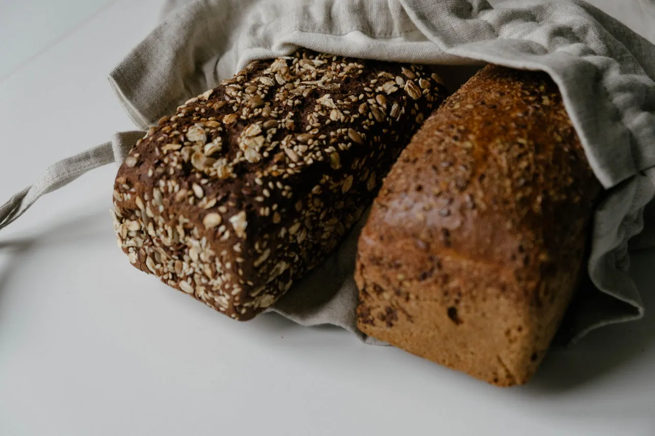 Unique Hemp Linen Bread bag in natural non-dyed hemp fabric inside linen fabric outside - storage bag / bread serving & storage basket