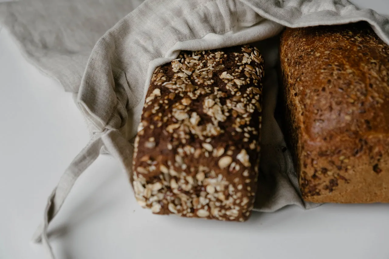 Unique Hemp Linen Bread bag in natural non-dyed hemp fabric inside linen fabric outside - storage bag / bread serving & storage basket