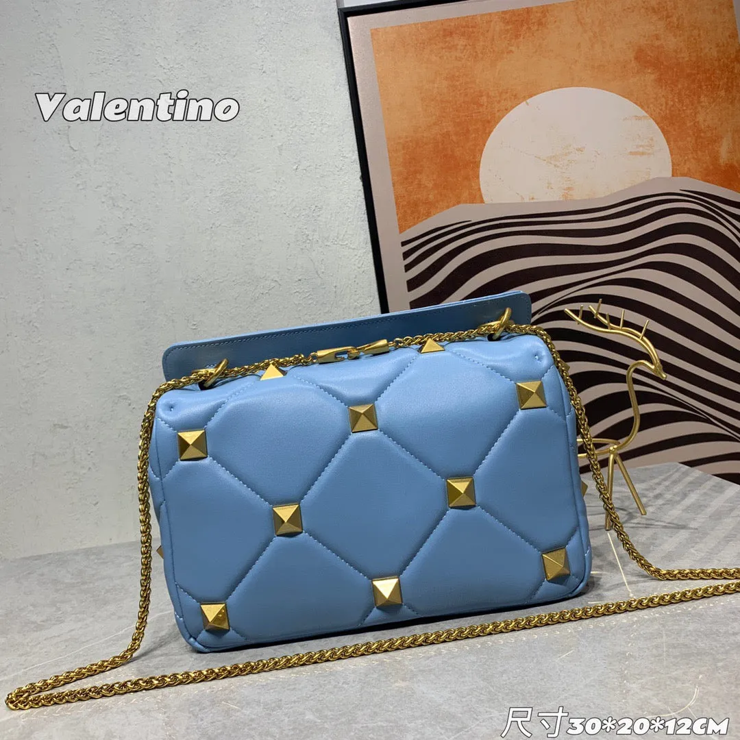 VLTN071 LARGE ROMAN STUD THE SHOULDER BAG IN NAPPA WITH CHAIN